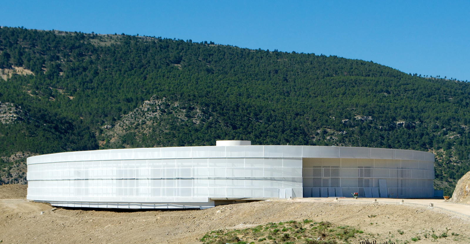 GALÁCTICA. CENTRO DE DIFUSIÓN Y PRÁCTICA  DE LA ASTRONOMÍA. ARCOS DE LAS SALINAS (TERUEL)